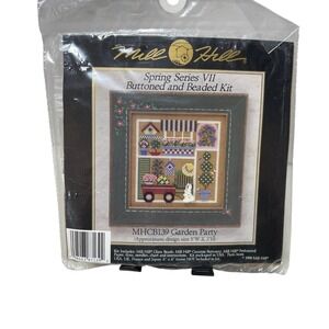 Mill Hill NEW Buttoned & Beaded Garden Party 1999 5 x 5 Design